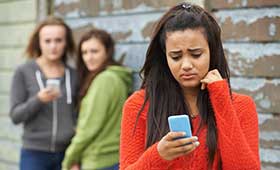 iPhone Tracker - stop cyberbullying